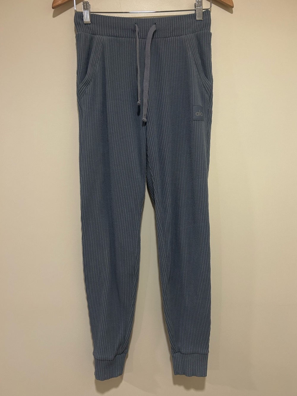 ALO Womens Muse Sweatpant in Gray Size XXS